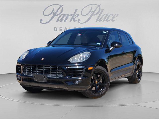 2017 Porsche Macan AWD photo
