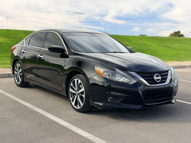2017 Nissan Altima 2.5 SR FWD photo