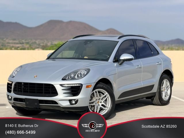 2017 Porsche Macan AWD photo