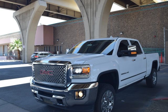 2016 GMC Sierra 2500HD Denali 4WD photo