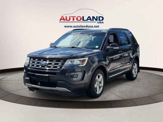2017 Ford Explorer XLT 4WD photo