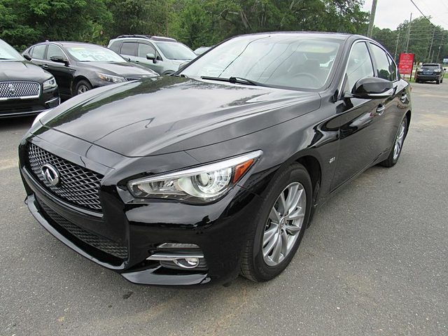 2017 Infiniti Q50 2.0T Premium RWD photo
