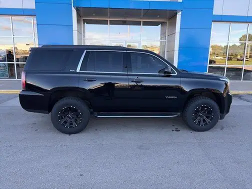 2017 GMC Yukon SLT 4WD photo
