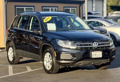 2017 Volkswagen Tiguan S FWD photo