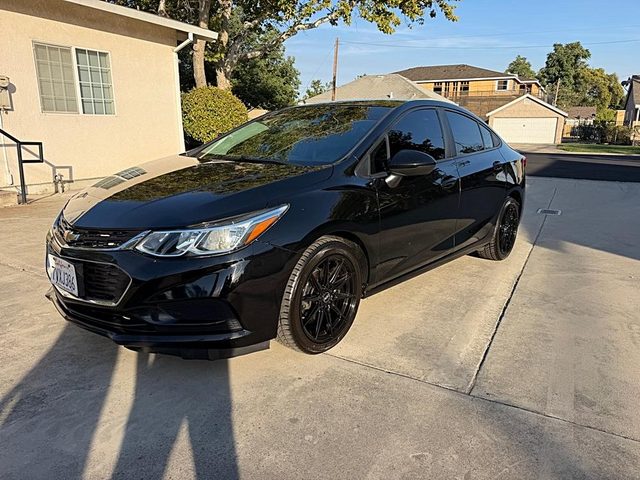 2017 Chevrolet Cruze LS FWD photo