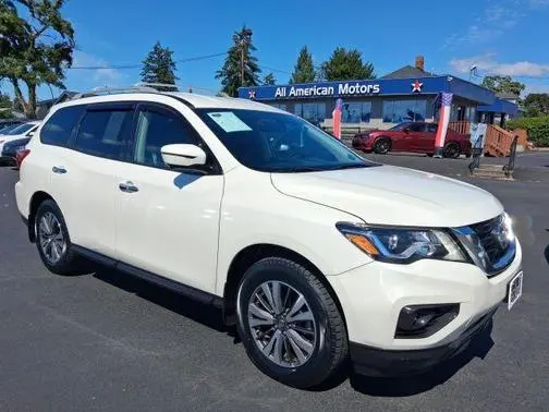 2017 Nissan Pathfinder SL 4WD photo