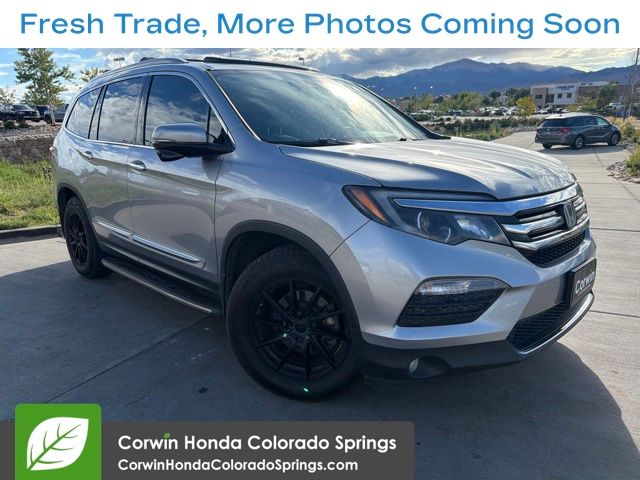 2016 Honda Pilot Touring AWD photo