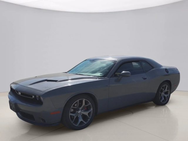 2017 Dodge Challenger SXT RWD photo