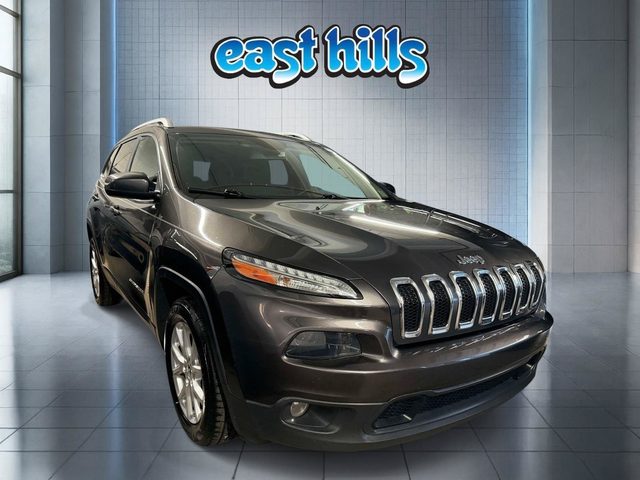 2017 Jeep Cherokee Latitude FWD photo