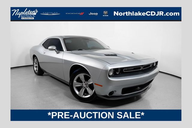 2016 Dodge Challenger SXT RWD photo