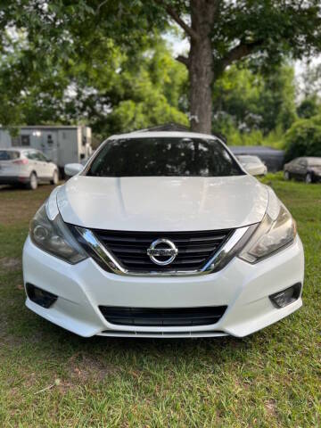 2017 Nissan Altima 2.5 SR FWD photo