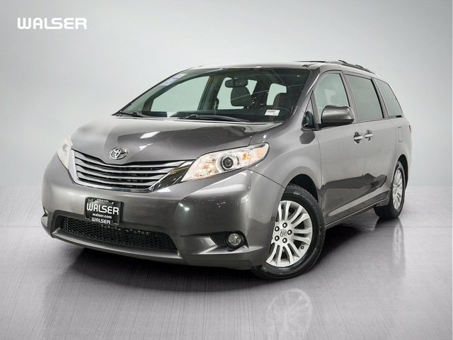 2016 Toyota Sienna XLE FWD photo