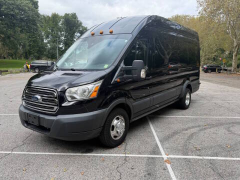 2017 Ford Transit Passenger Wagon XLT RWD photo