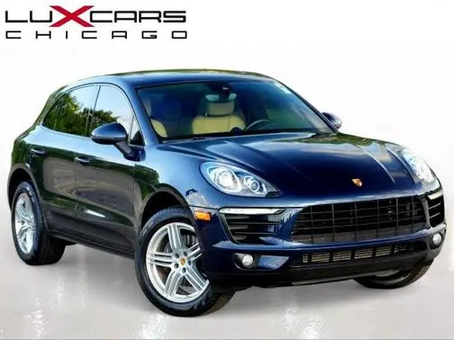 2017 Porsche Macan  AWD photo
