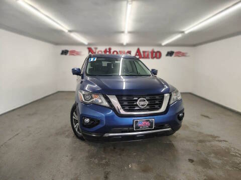 2017 Nissan Pathfinder SL 4WD photo