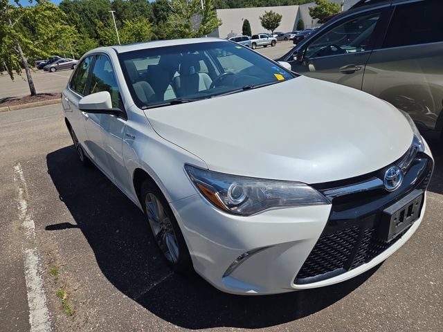 2017 Toyota Camry Hybrid SE FWD photo