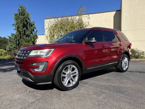 2017 Ford Explorer XLT 4WD photo