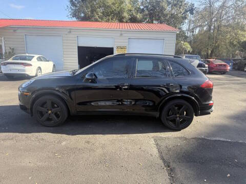 2017 Porsche Cayenne Platinum Edition AWD photo