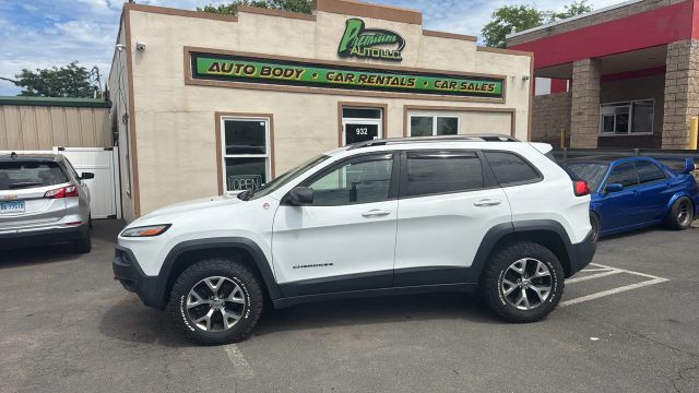 2017 Jeep Cherokee Trailhawk 4WD photo