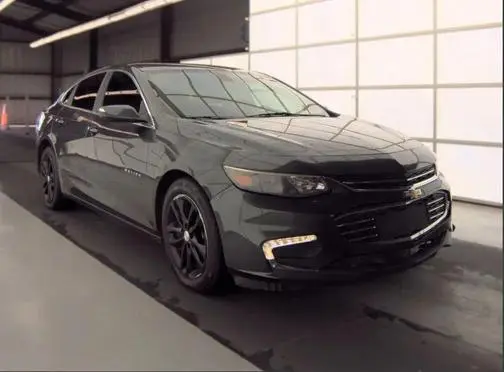 2017 Chevrolet Malibu LT FWD photo