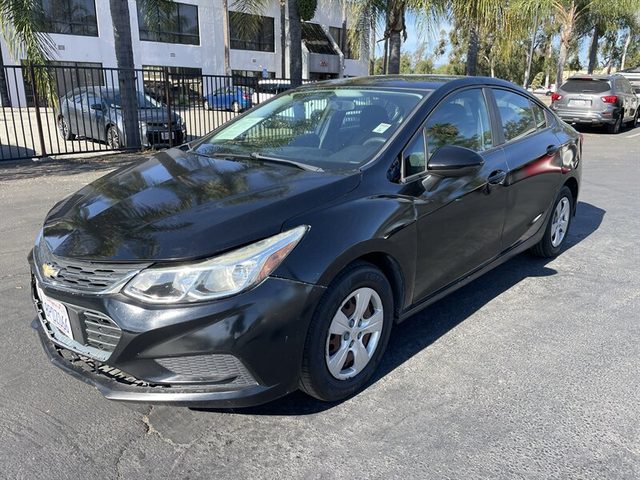2017 Chevrolet Cruze LS FWD photo