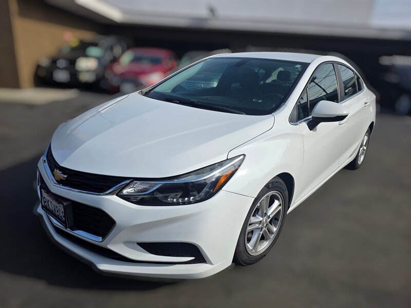 2017 Chevrolet Cruze LT FWD photo