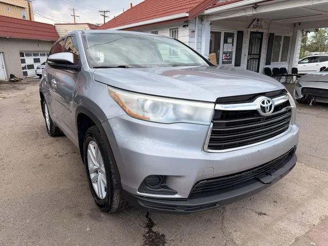 2016 Toyota Highlander LE AWD photo
