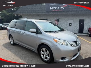 2017 Toyota Sienna LE FWD photo