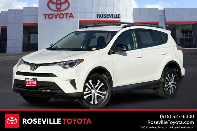 2017 Toyota RAV4 LE AWD photo