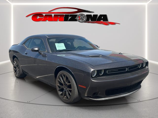 2017 Dodge Challenger SXT RWD photo