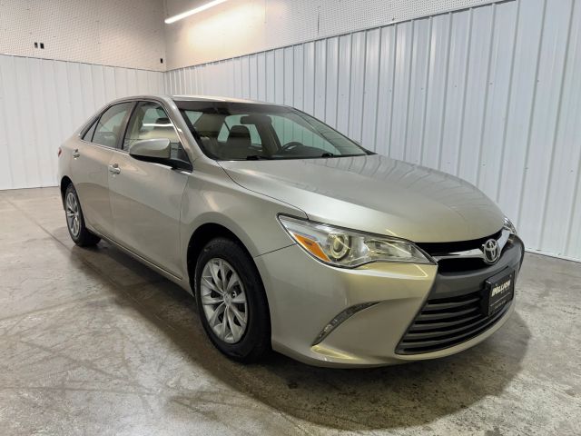 2017 Toyota Camry LE FWD photo