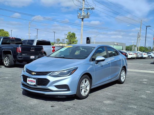 2017 Chevrolet Cruze LT FWD photo