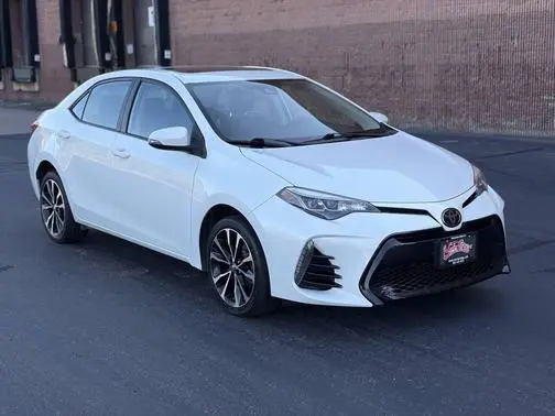 2017 Toyota Corolla SE FWD photo