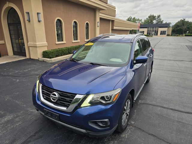 2017 Nissan Pathfinder S FWD photo