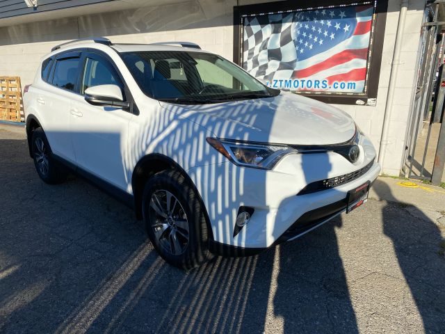 2017 Toyota RAV4 XLE AWD photo
