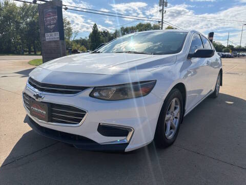 2017 Chevrolet Malibu LS FWD photo