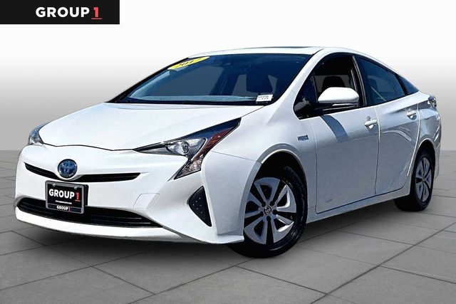 2017 Toyota Prius Four FWD photo