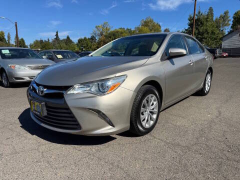 2017 Toyota Camry LE FWD photo