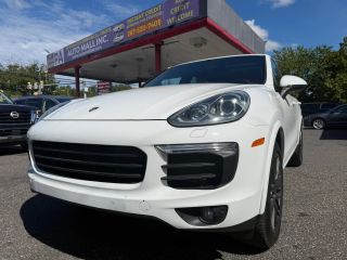 2017 Porsche Cayenne Platinum Edition AWD photo