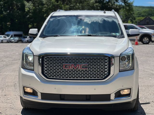 2015 GMC Yukon XL Denali 4WD photo