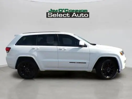 2017 Jeep Grand Cherokee Altitude 4WD photo