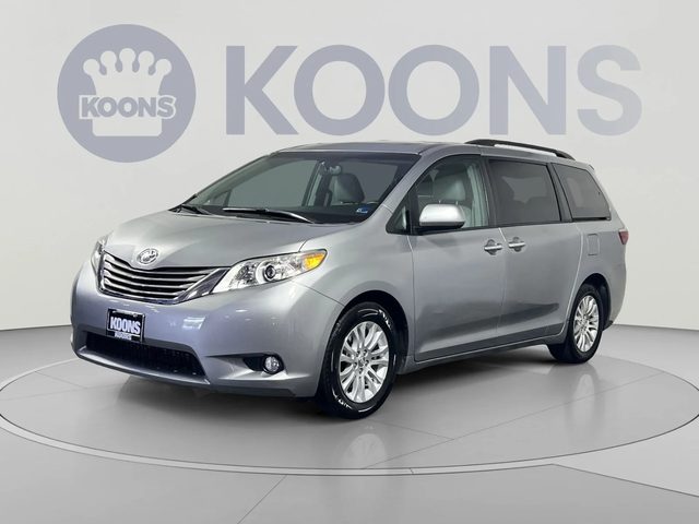 2017 Toyota Sienna XLE FWD photo