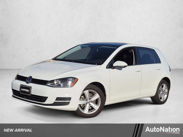 2017 Volkswagen Golf Wolfsburg Edition FWD photo