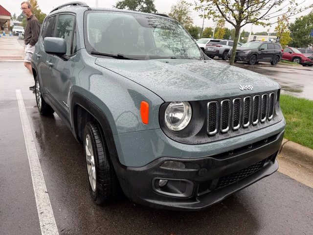 2017 Jeep Renegade Latitude 4WD photo