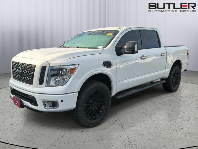 2017 Nissan Titan PRO-4X 4WD photo
