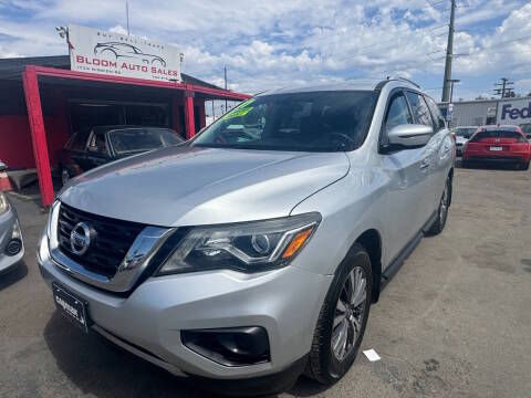 2017 Nissan Pathfinder S FWD photo