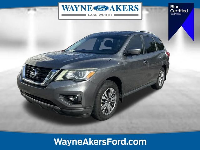 2017 Nissan Pathfinder SV FWD photo