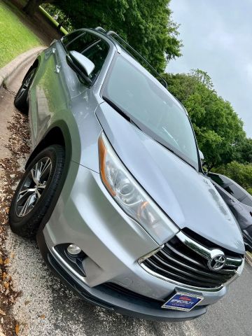 2016 Toyota Highlander XLE FWD photo