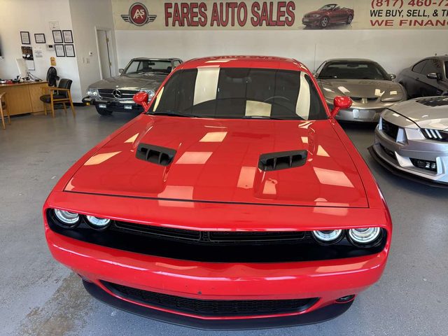 2016 Dodge Challenger SXT RWD photo
