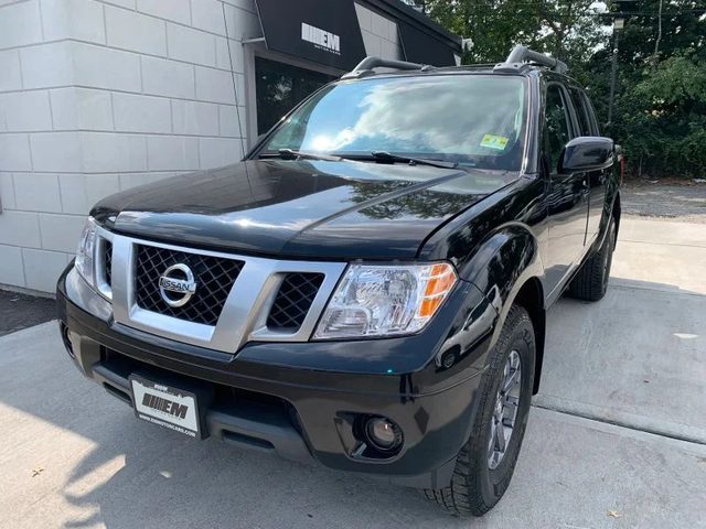 2017 Nissan Frontier PRO-4X 4WD photo